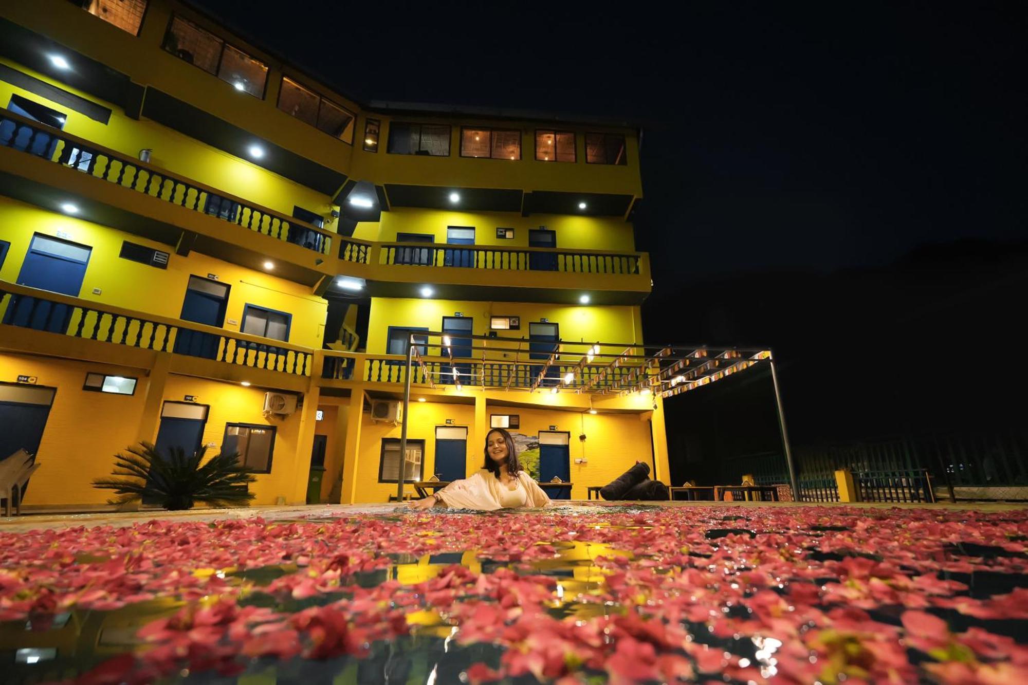Хостел Shalom Backpackers Рішикеш Екстер'єр фото